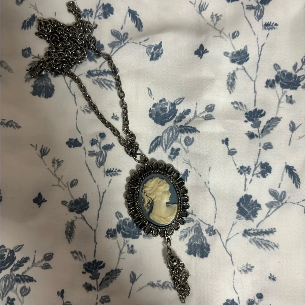Jewelry bundle - Picture 3 of 7